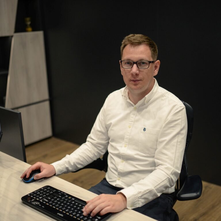 Fitted Wardrobes Made to Measure Komandor Aberdeen